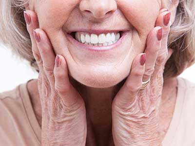Zahnersatz bei Senioren